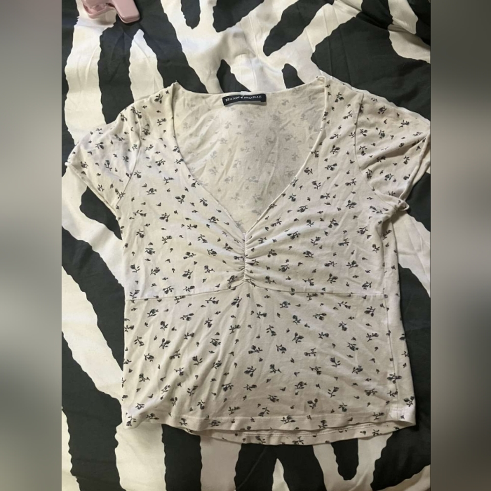 Womens size small brandy melville white floral top
